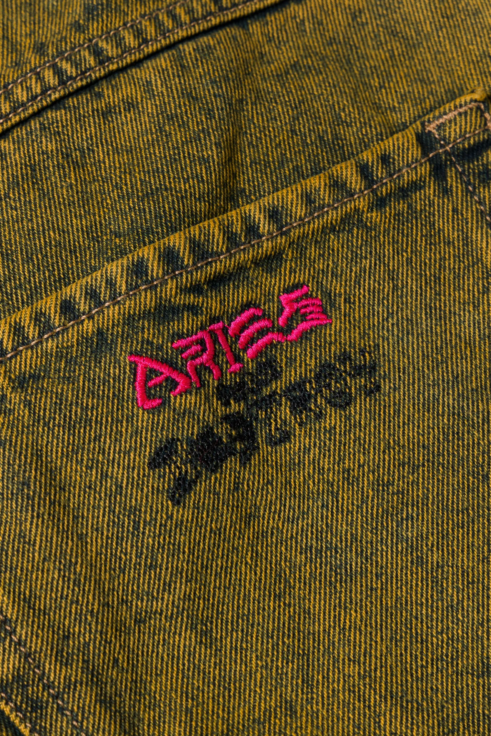 Sure, heres an optimized title with modifiers: Trendy Acid Wash Batten Jeans for Men - Vintage Style Denim with Modern Fit.