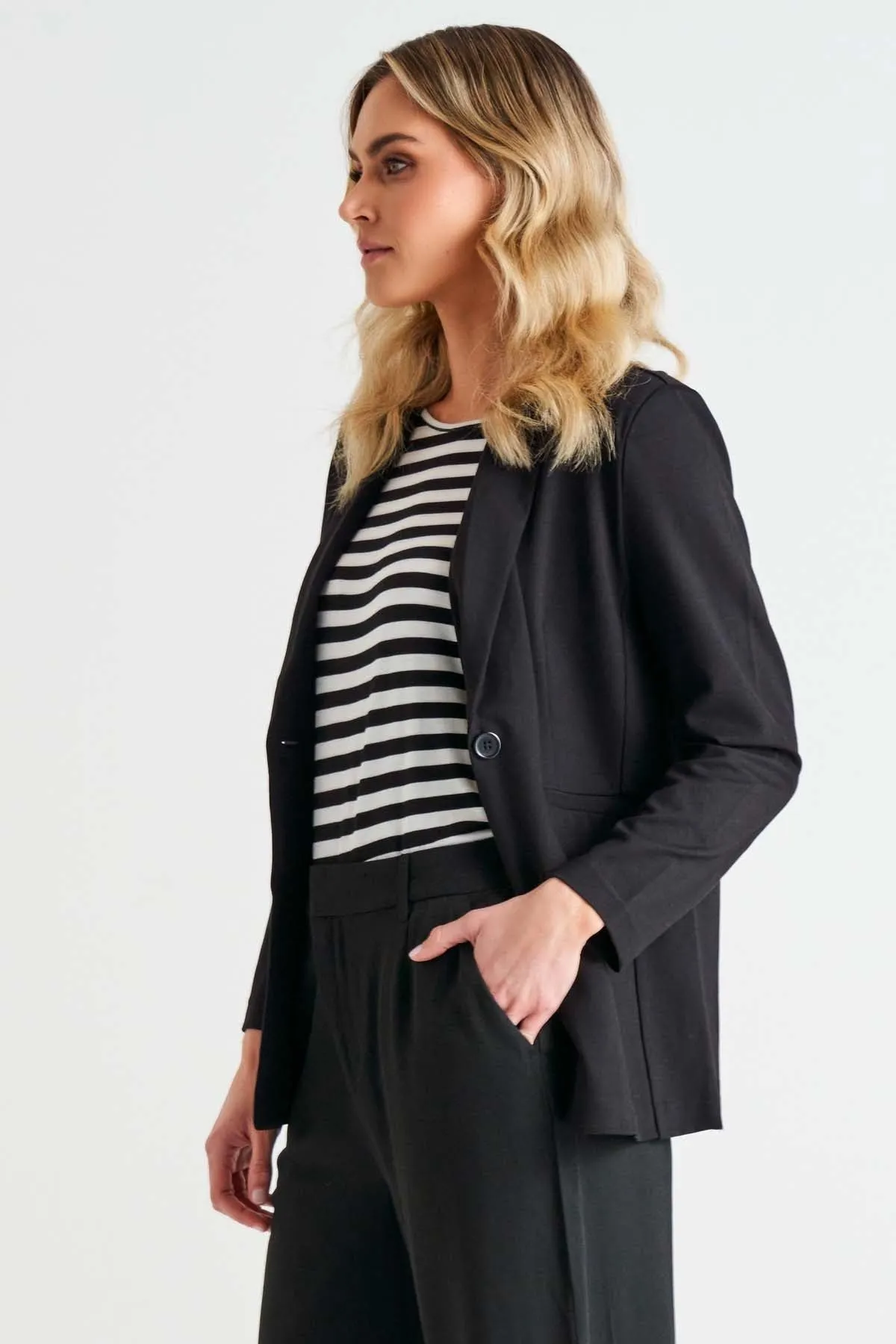 Betty Basics Portsea Blazer in Black