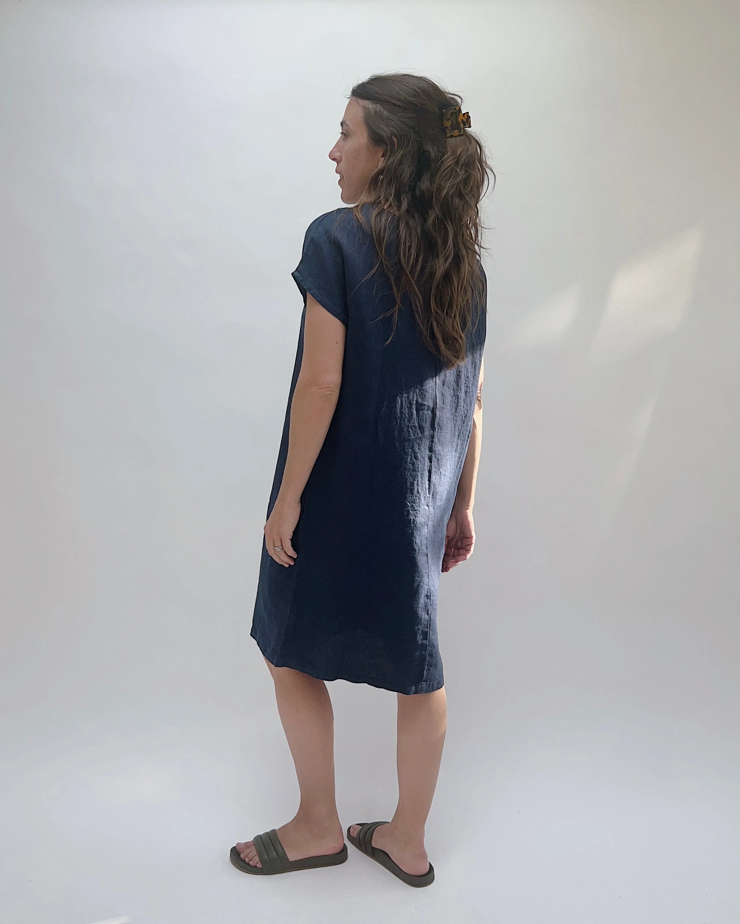 Cut Loose | Linen Drop Shoulder Shift Dress in Nightsky