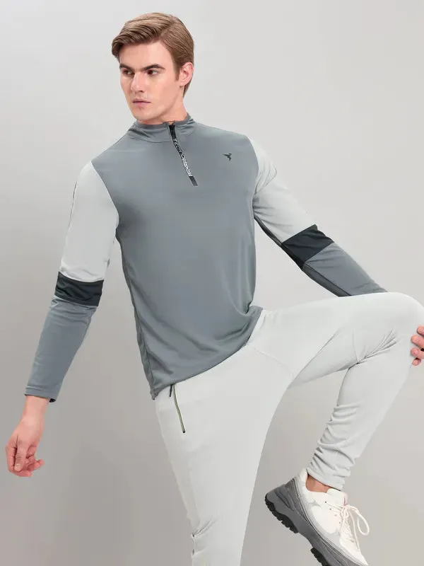 Men Colorblock Slim Fit Mock Neck T-shirt with TECHNO COOL 