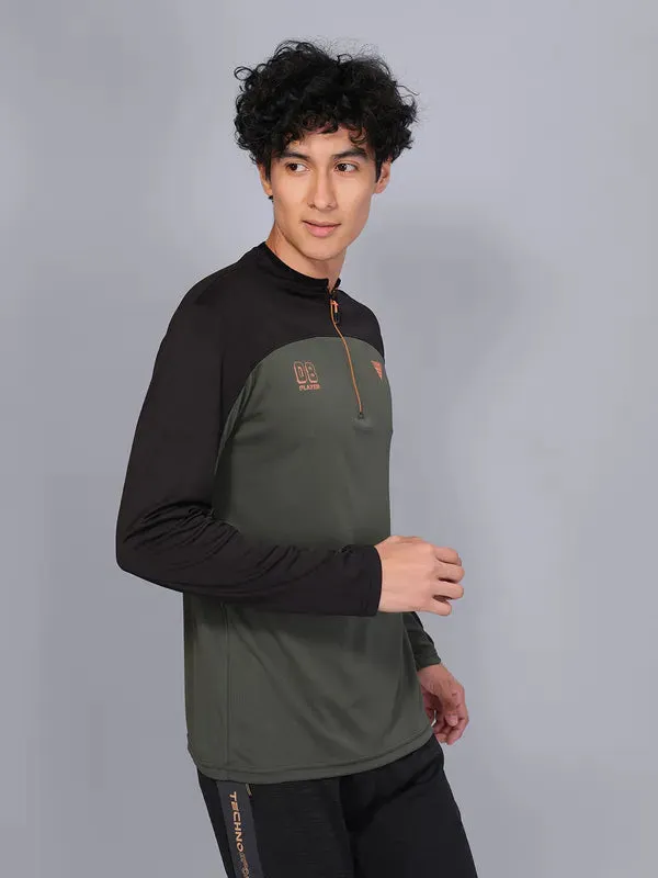 Men Colorblock Slim Fit Mock Neck T-shirt with TECHNO COOL