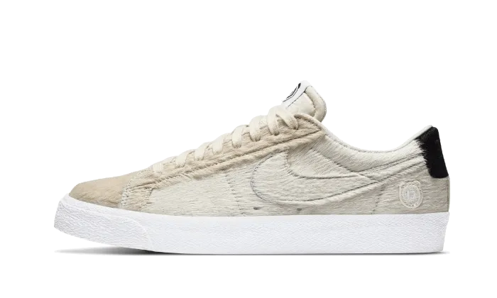 SB Blazer Low Medicom Toy (2020)