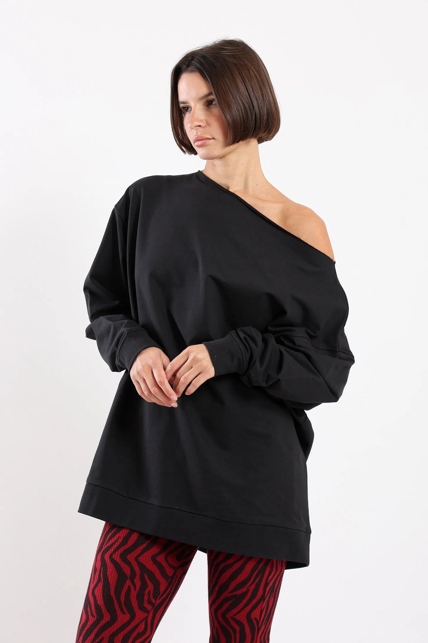 VERSATILE OFF SHOULDER SWEATER - BLACK